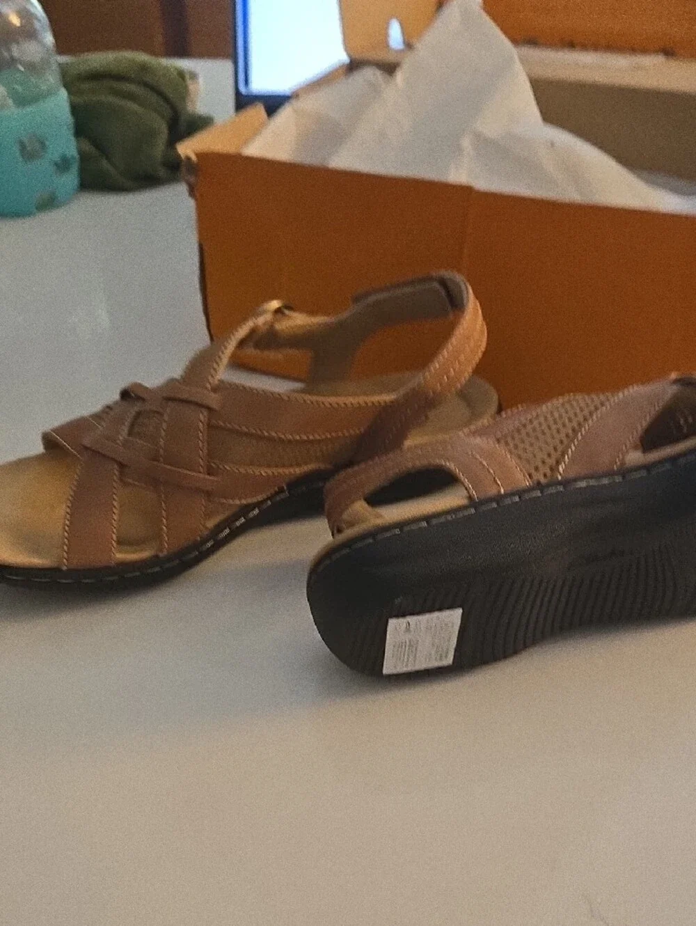 NIB Clarks Laurieann Tan Leather Crossover Slingback Comfort Sandals 8W